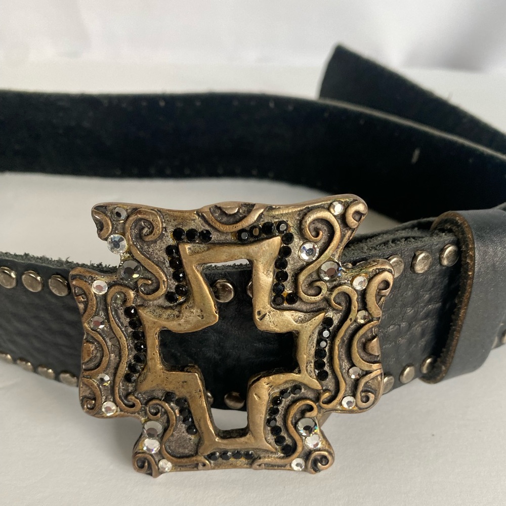 VTG SUPPLE BLACK LEATHER BELT W/ SILVER TONE RIVETS AND RHINESTONE BUCKLE
